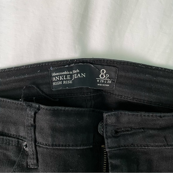 A&F | High Rise Ankle Jean - Picture 3 of 4